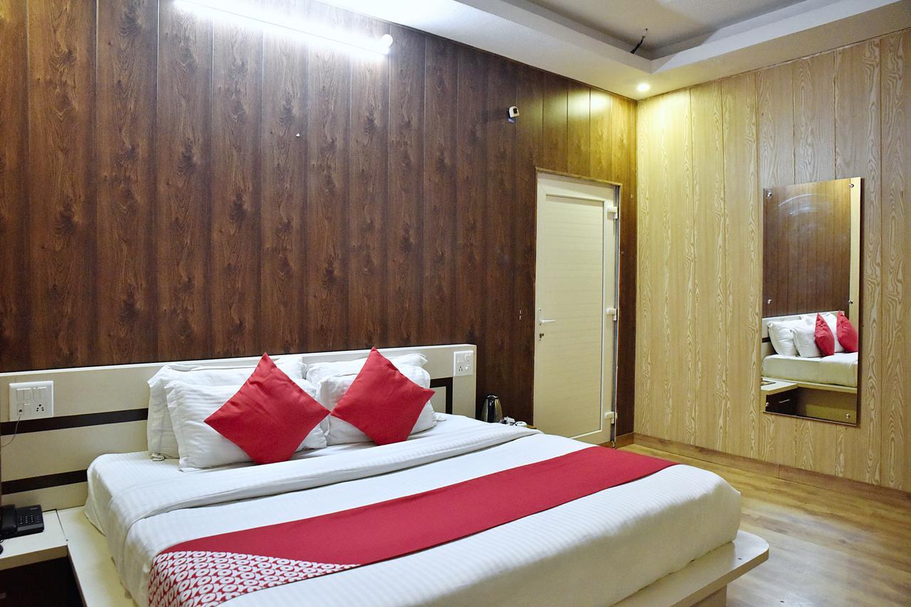 Vakratunda Hotel Dharamshala Exterior foto