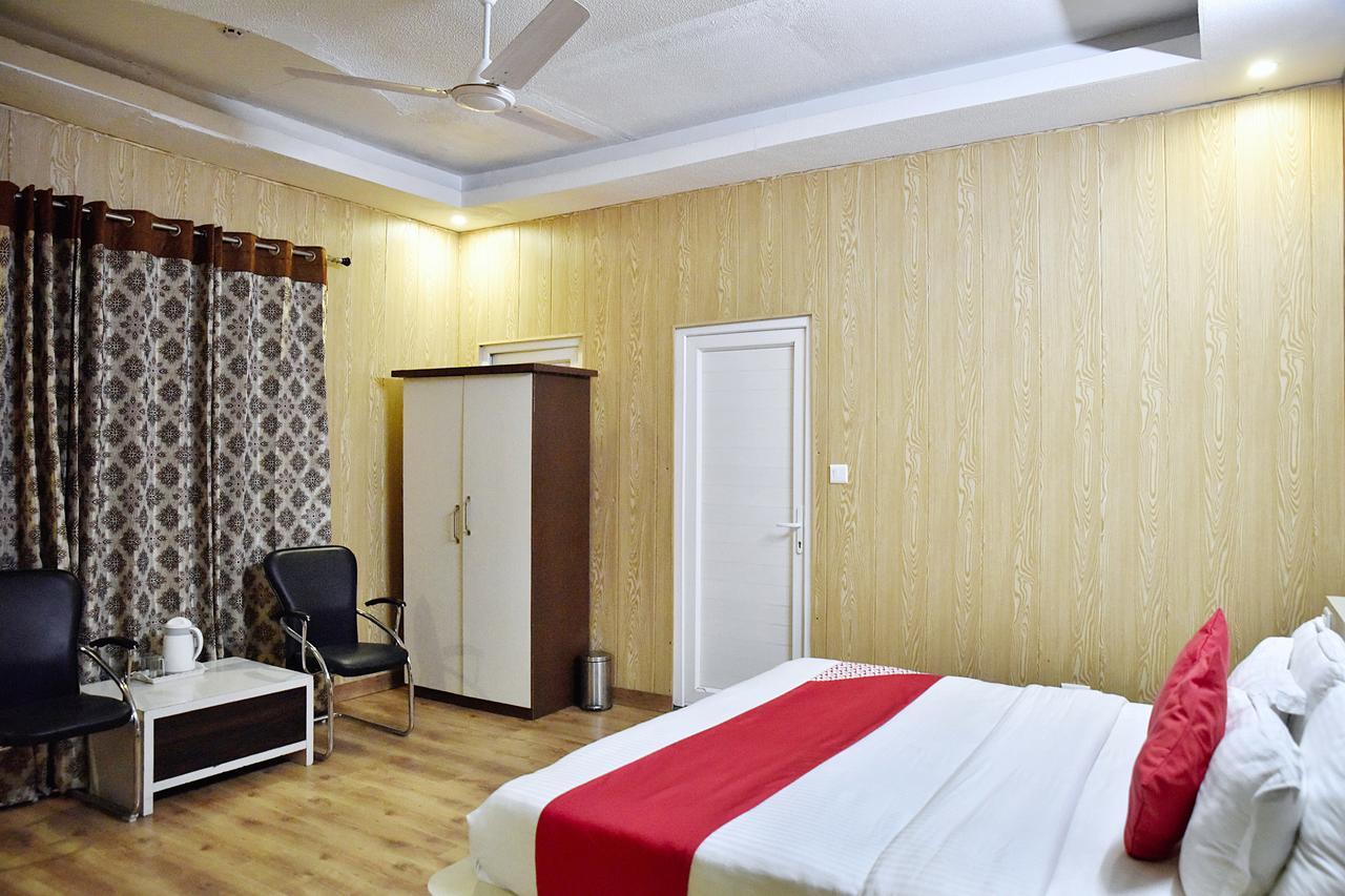 Vakratunda Hotel Dharamshala Exterior foto